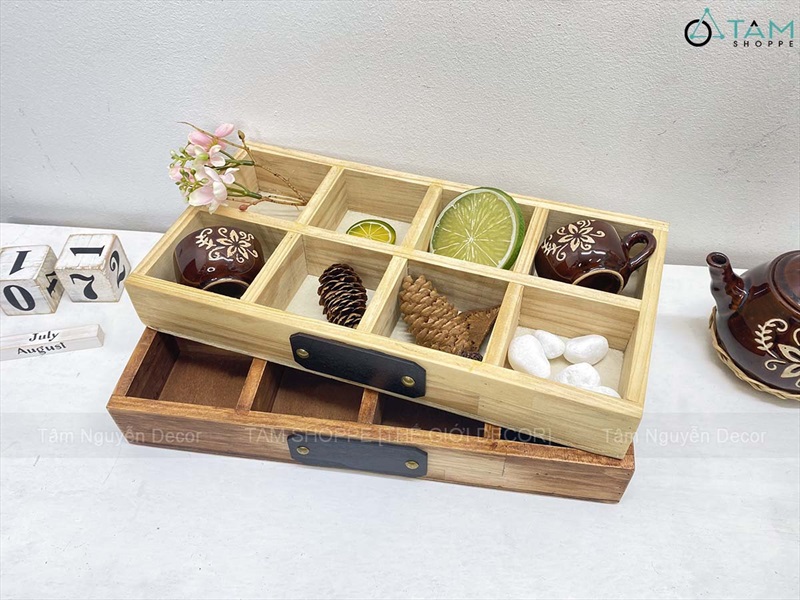 Khay gỗ chữ nhật chia 8 ngăn tag gỗ đen viết phấn [2 màu] KT 33x17x4cm KHAY-GO-04